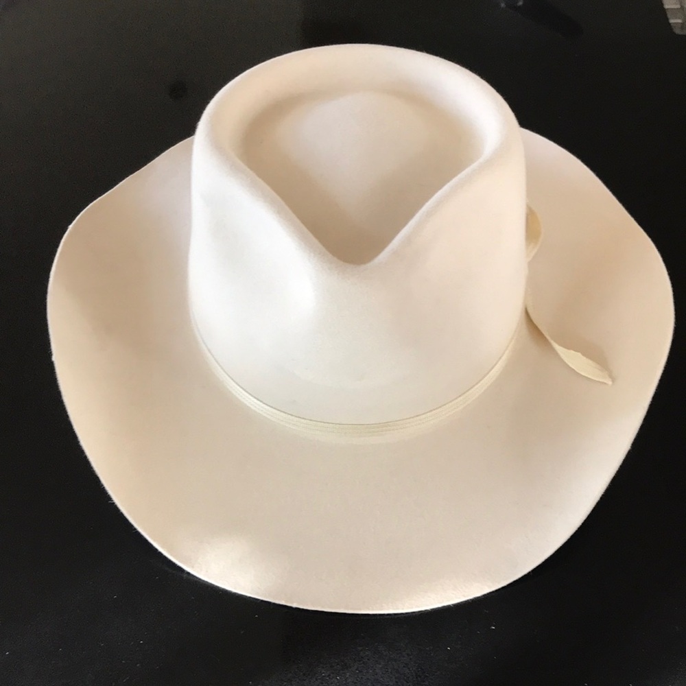 Australian AKUBRA Snowy River Pure Fur Felt.